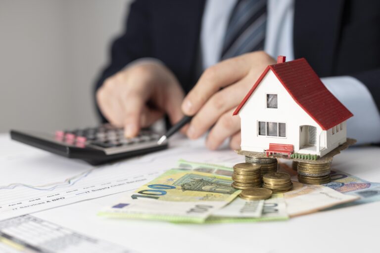 casa con dinero